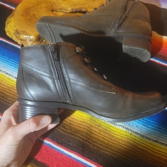 London Fog Women's Brown Ankle Boots Leather Upper Size 8M - Picture 11 of 11